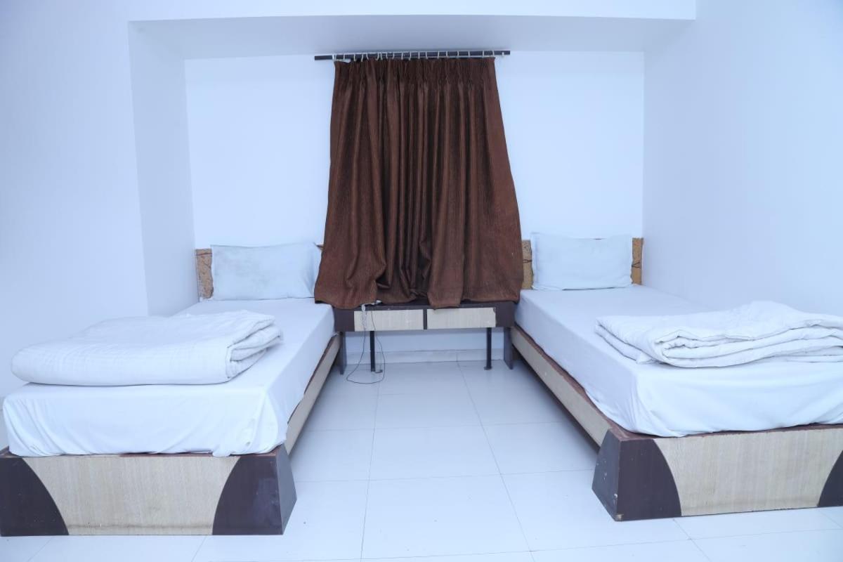 Hotel Kewal Inn Jālgaon Eksteriør bilde
